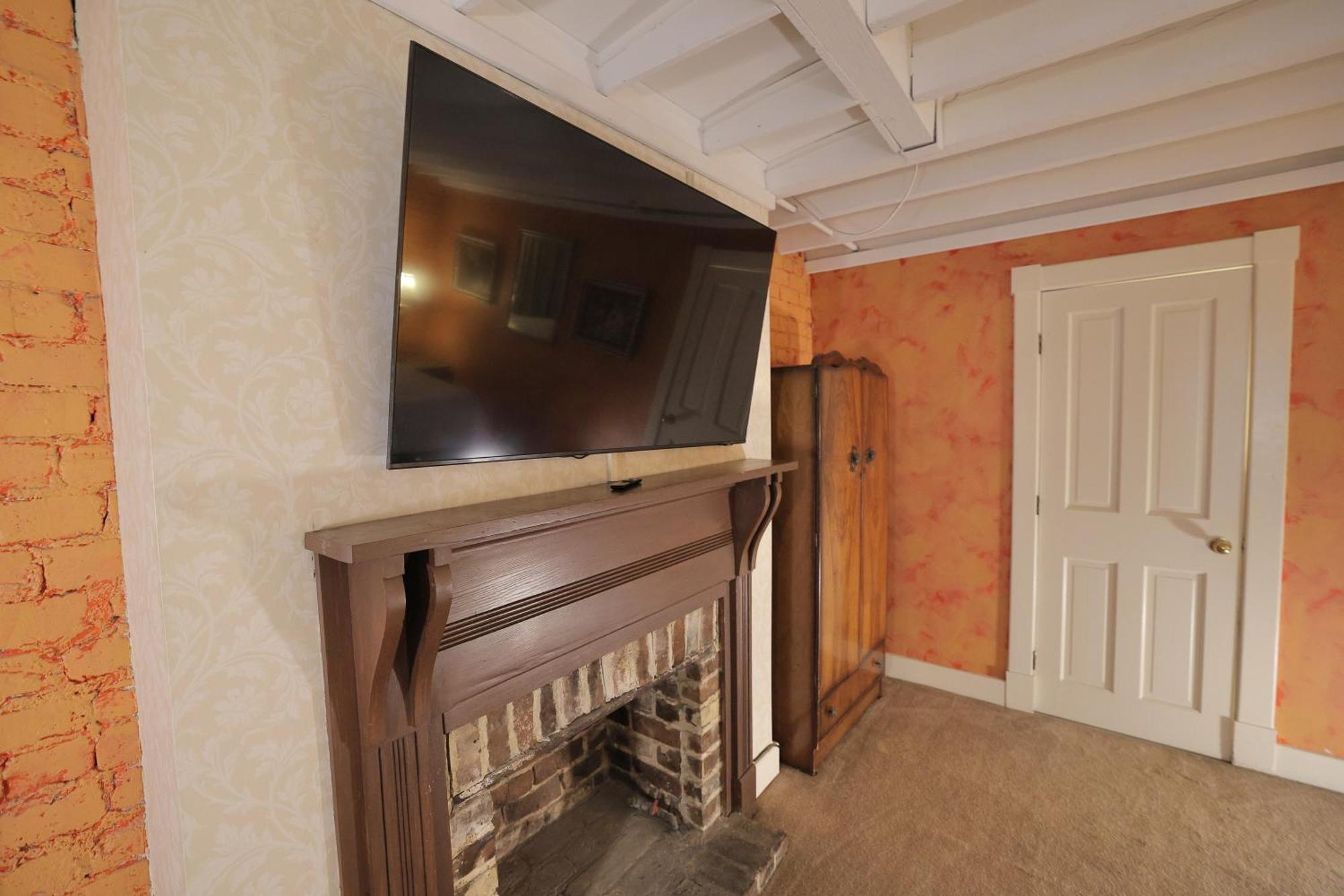 Foley House 4*